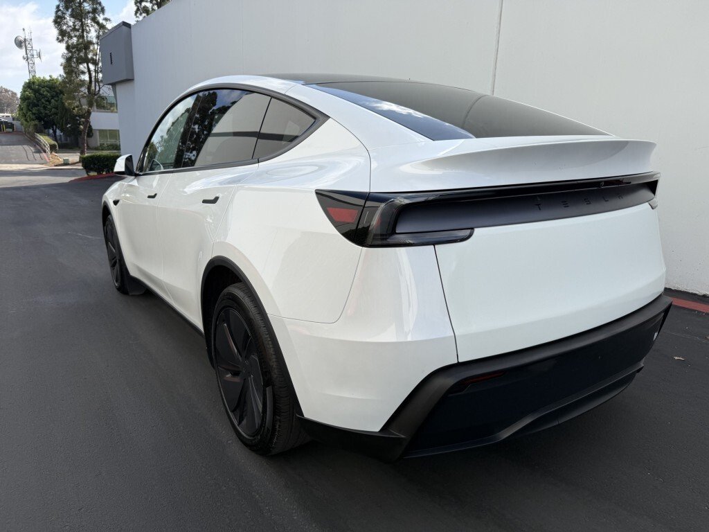 Tesla Model Y in San Diego, CA, United States 4 - 18899075