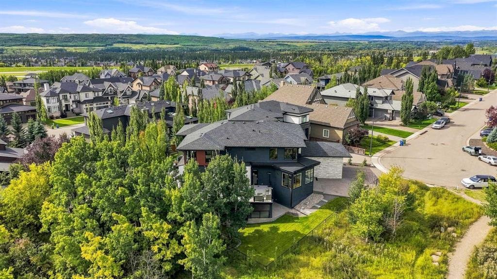 House in Calgary, Alberta, Canada 2 - 18902149