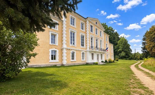 Chateau in Fossoy, Nordfrankreich, Frankreich 1