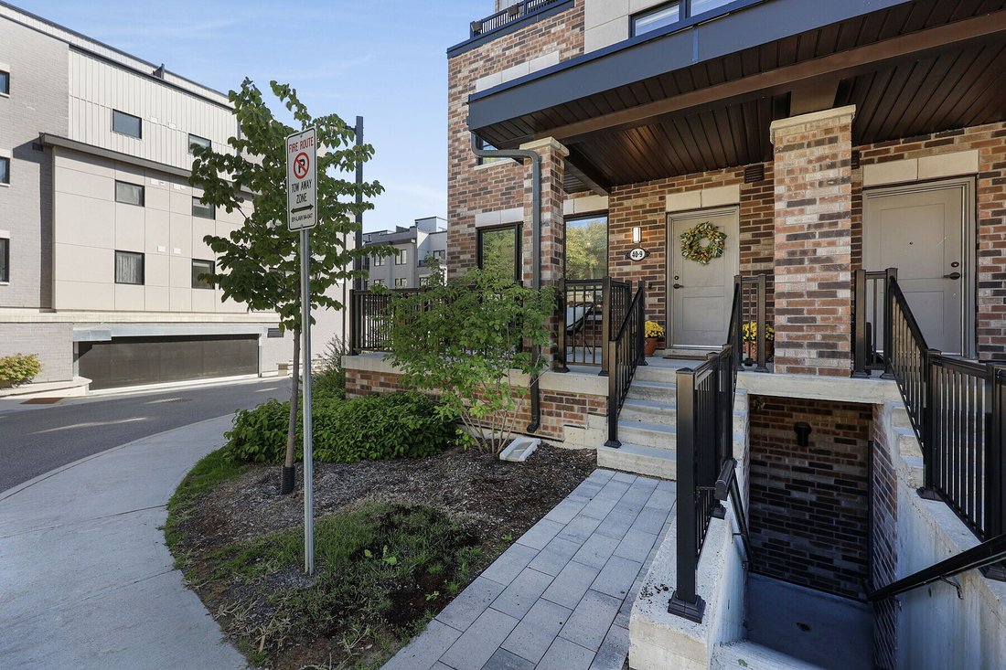 Condo in Bradford West Gwillimbury, Ontario, Canada 4 - 18902653