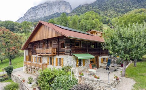 Chalet in Le Petit-Bornand-les-Glieres, Glières-Val-de-Borne, France 1