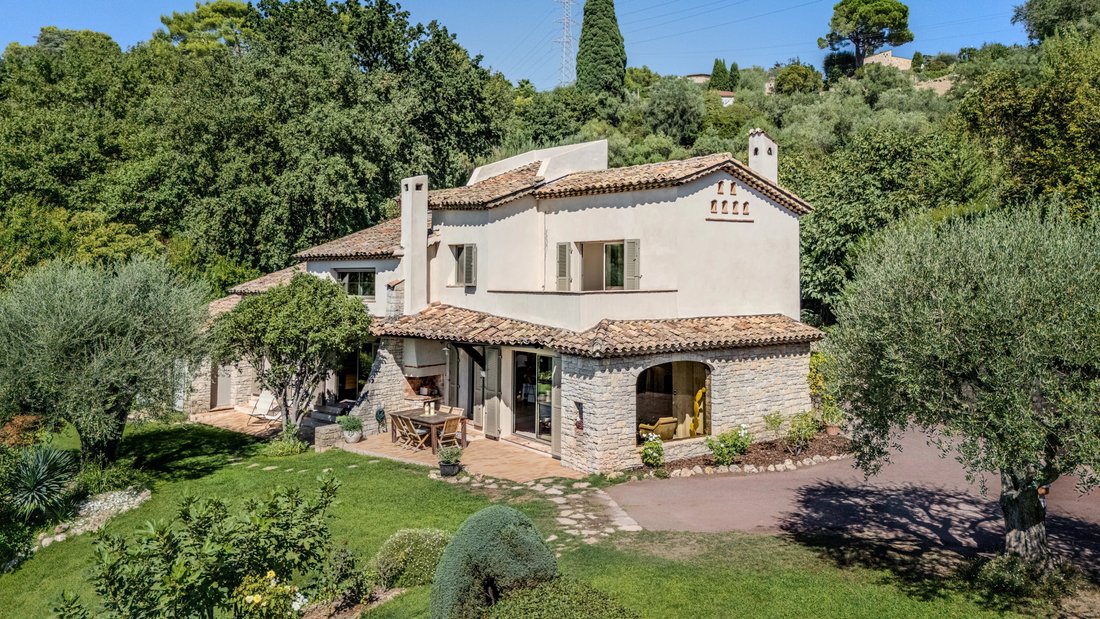 Villa in Mougins, Provence-Alpes-Côte d'Azur, France 2 - 18896267