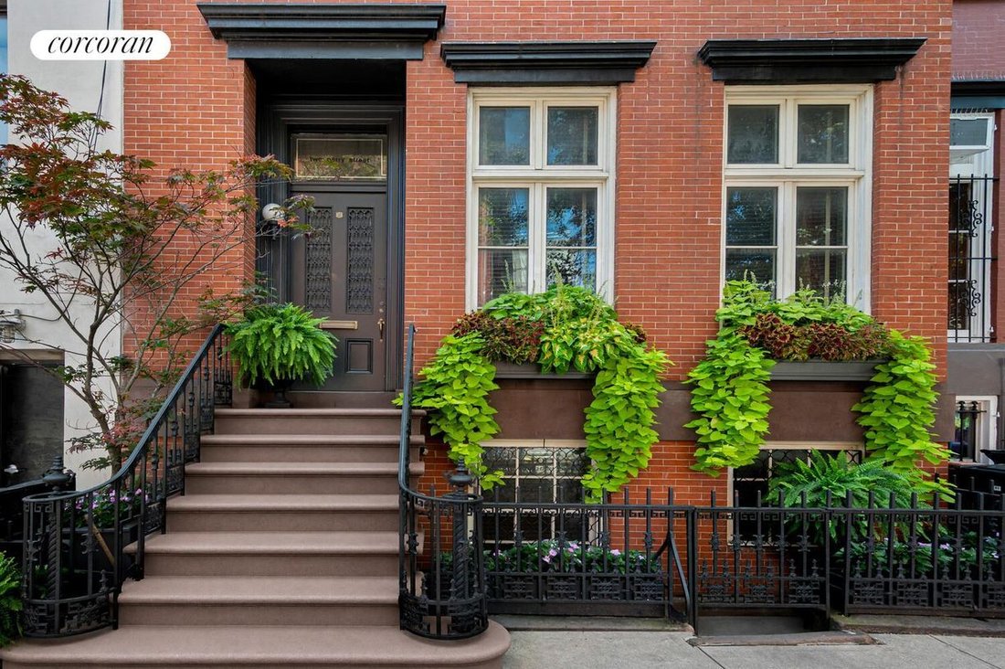 House in New York, New York, United States 1 - 18897857