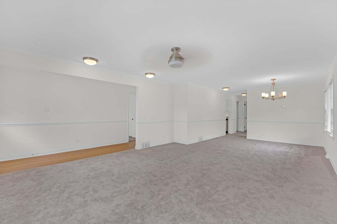 House in Skokie, Illinois, United States 4 - 18900456