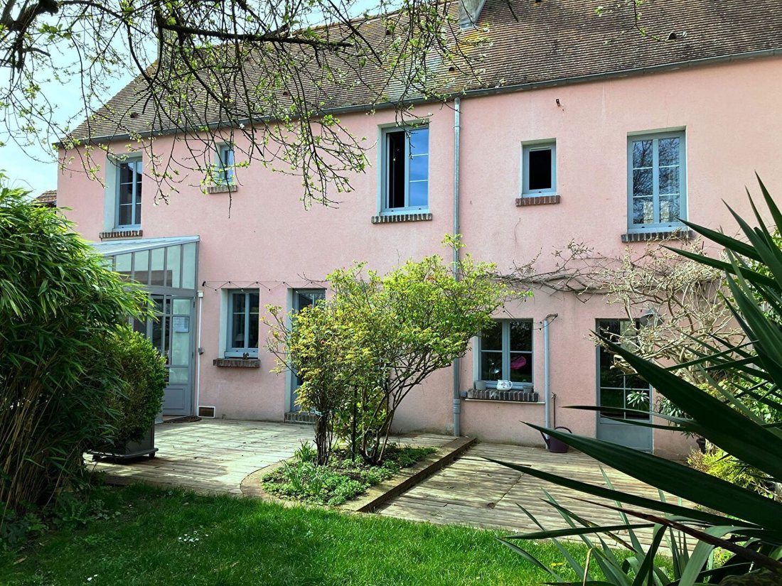 House in Villennes-sur-Seine, Ile-de-France, France 1 - 18901061