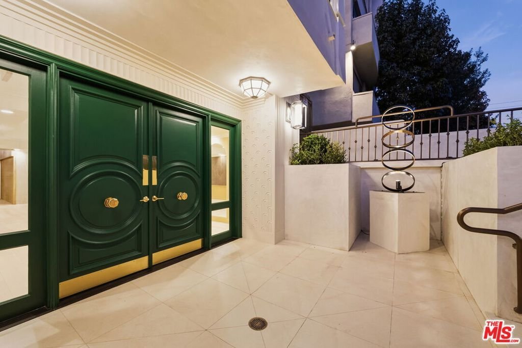 Condo in Los Angeles, California, United States 4 - 18899512