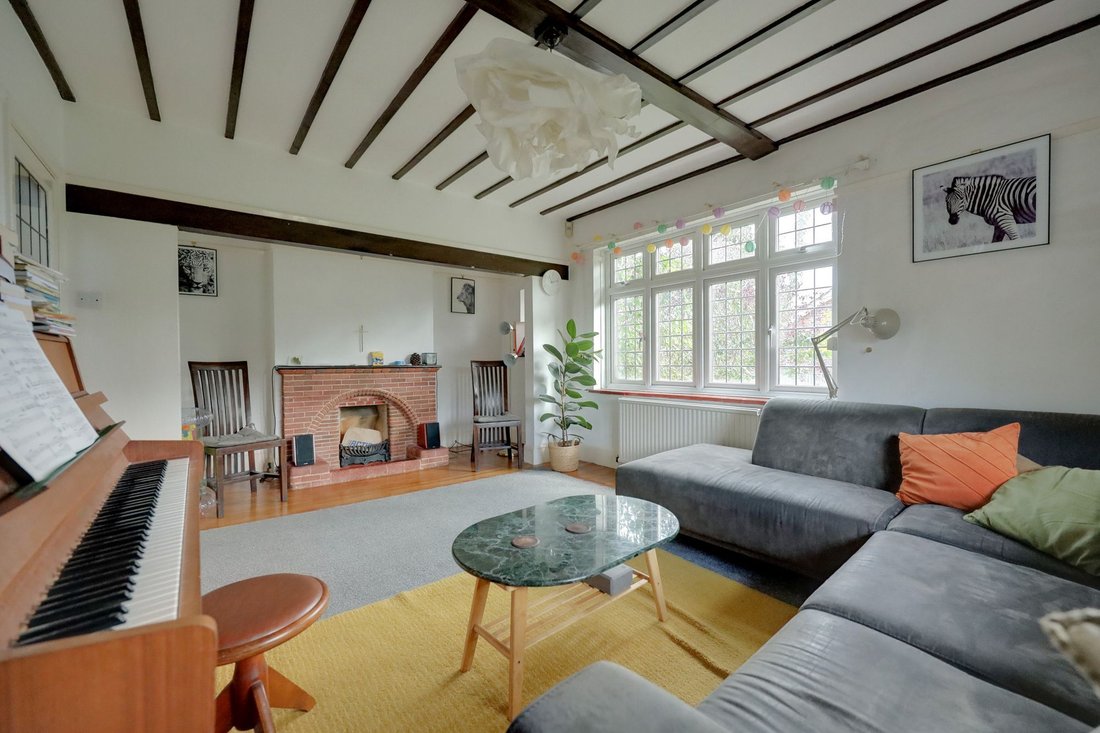 Haus in Burgess Hill, England 3 - 18897141
