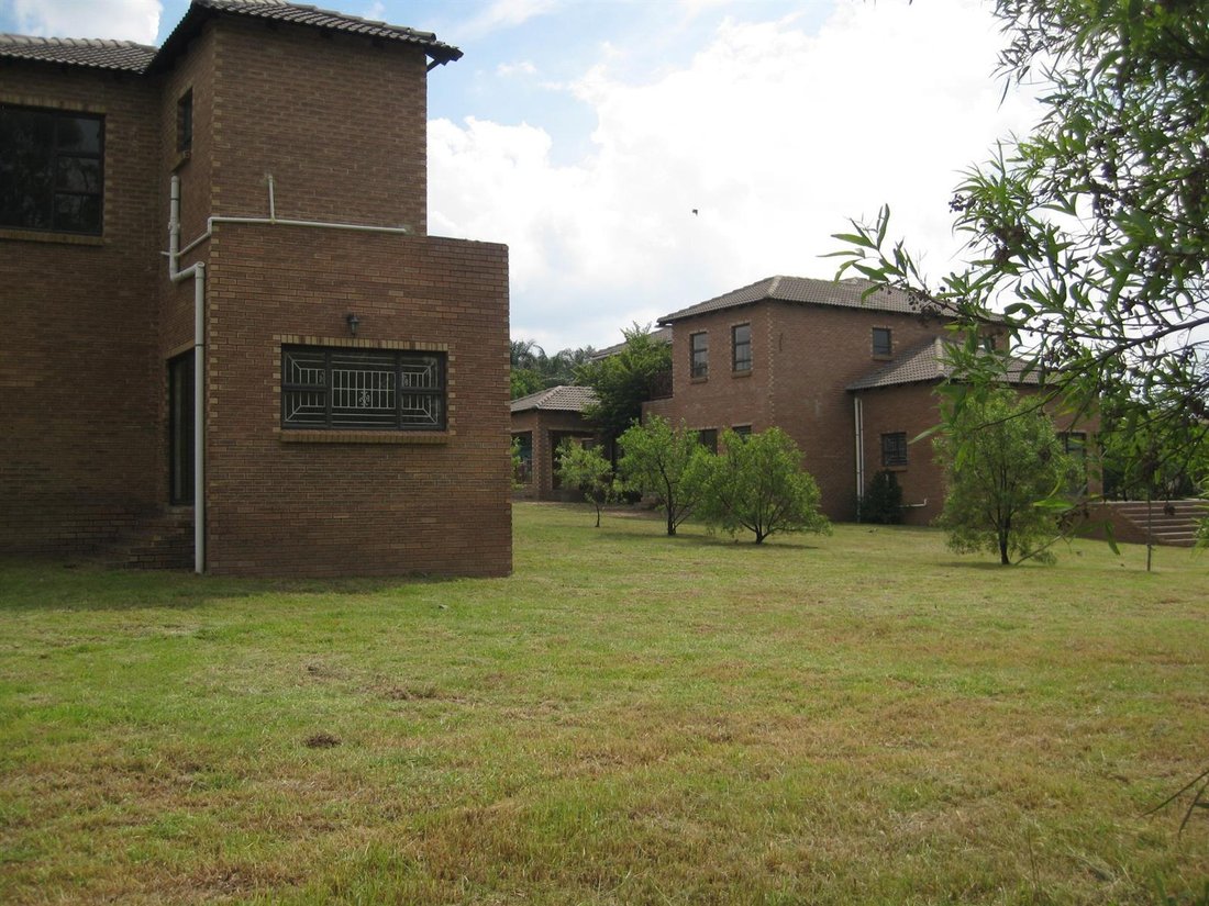 House in Kyalami AH, Gauteng, South Africa 5 - 18900856
