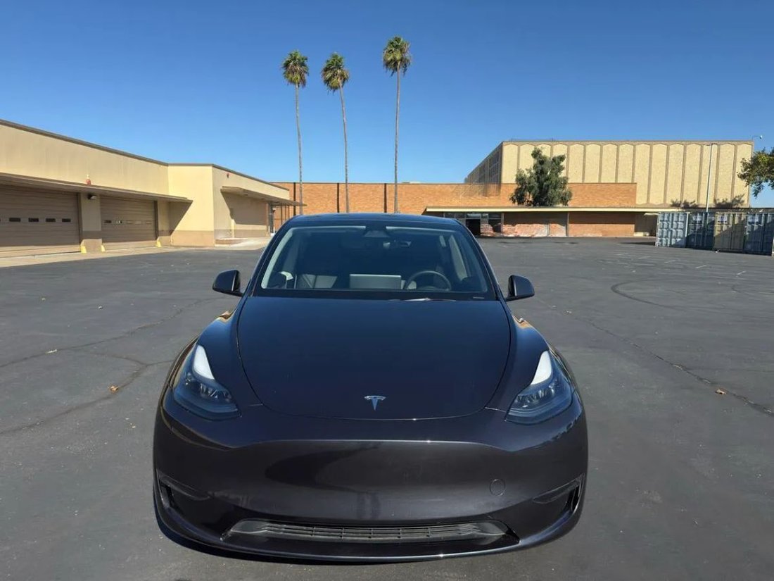 Suv in Sacramento, CA, United States 2 - 18898203