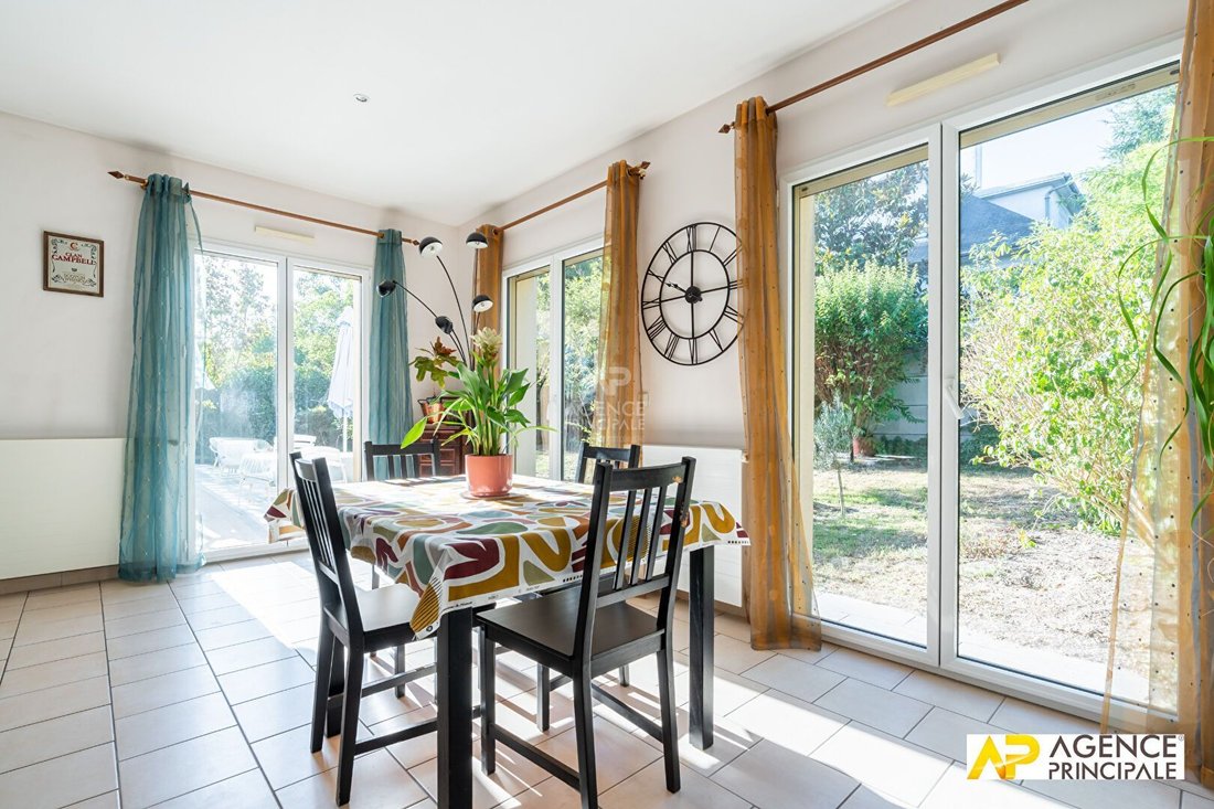 House in Sud, Le Mesnil-le-Roi, France 3 - 18901319