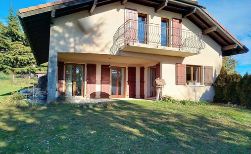 Haus in Andilly, Auvergne-Rhone-Alpen, Frankreich 1