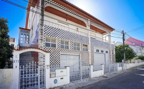 House in Santa Iria de Azoia, Sao Joao da Talha e Bobadela, Lisbon, Portugal 1