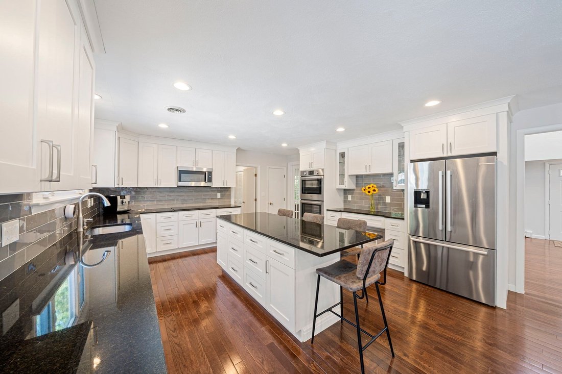 House in Sharon, Massachusetts, United States 3 - 18902630