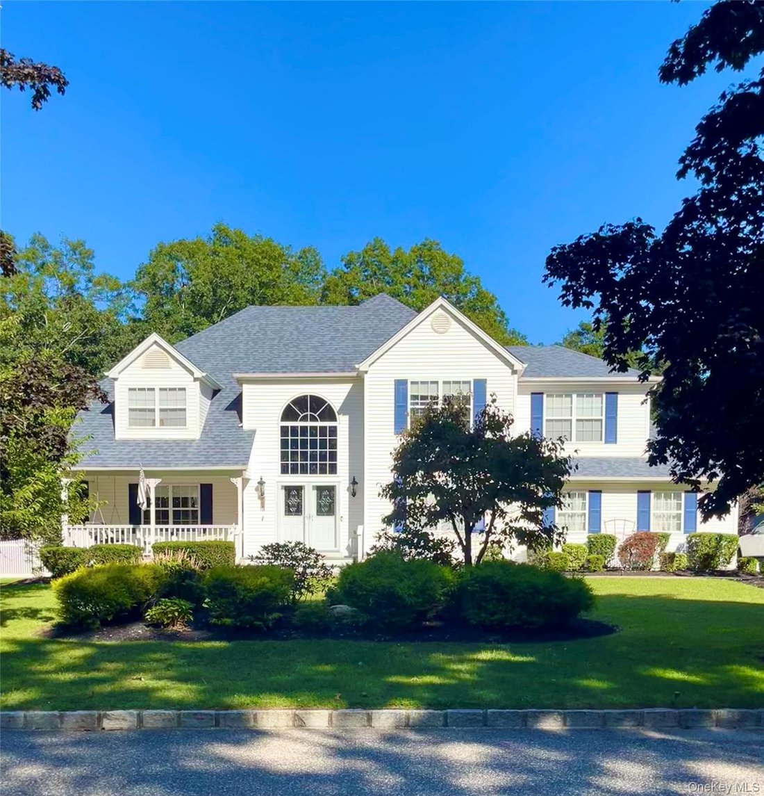 Casa en Manorville, Nueva York, Estados Unidos 1 - 17953798