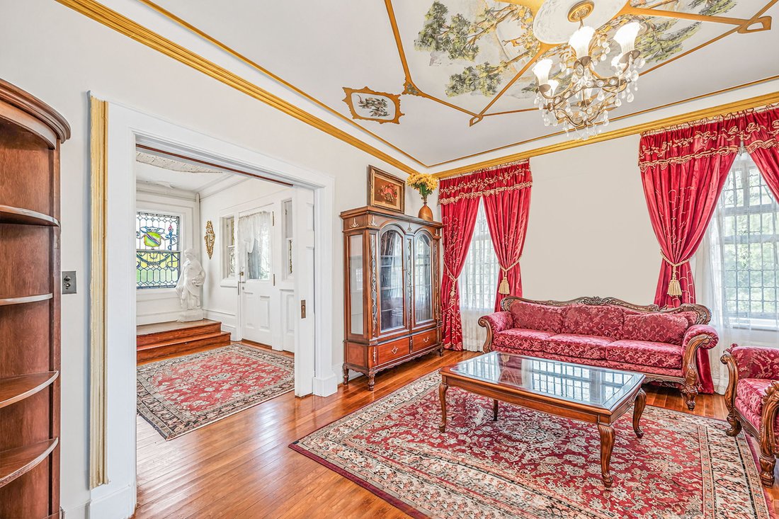 House in East Patchogue, New York, United States 5 - 18897482