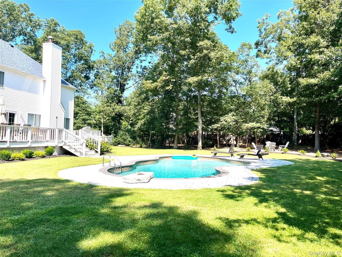 Casa en Manorville, Nueva York, Estados Unidos 4 - 17953798