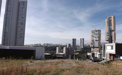 Land in Naucalpan de Juárez, Bundesstaat Mexiko, Mexiko 1