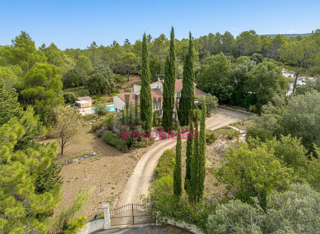 Villa in Uchaux, Provence-Alpes-Côte d'Azur, France 1 - 18902346