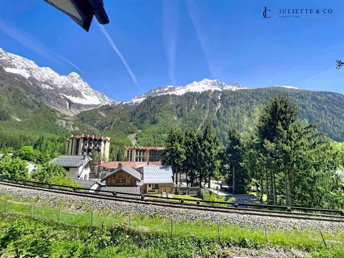 Chalet in Chamonix-Mont-Blanc, Auvergne-Rhône-Alpes, France 1 - 18021891