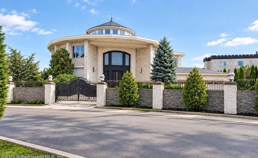 House in New York, New York, United States 1