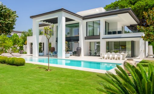 Chalet in San Pedro de Alcantara, Andalusia, Spain 1