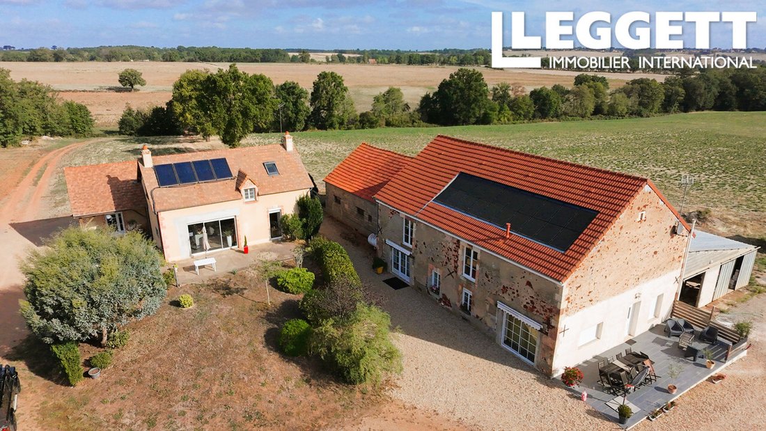 Casa a Epineuil-le-Fleuriel, Centro-Val della Loira, Francia 1 - 17079643