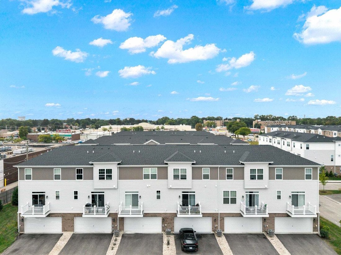 Townhouse in Des Plaines, Illinois, United States 2 - 18900479