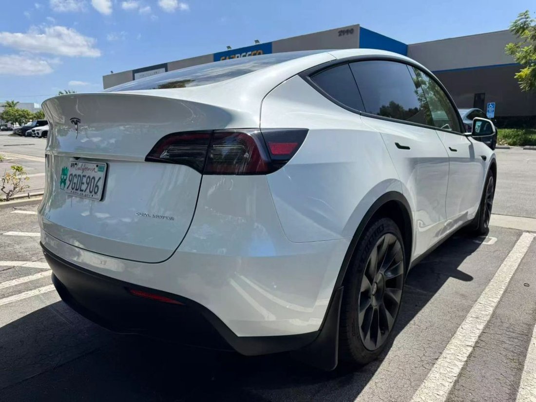 Suv in Costa Mesa, CA, United States 2 - 18901816