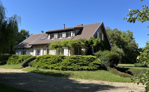 Casa a Garnerans, Auvergne-Rodano-Alpi, Francia 1