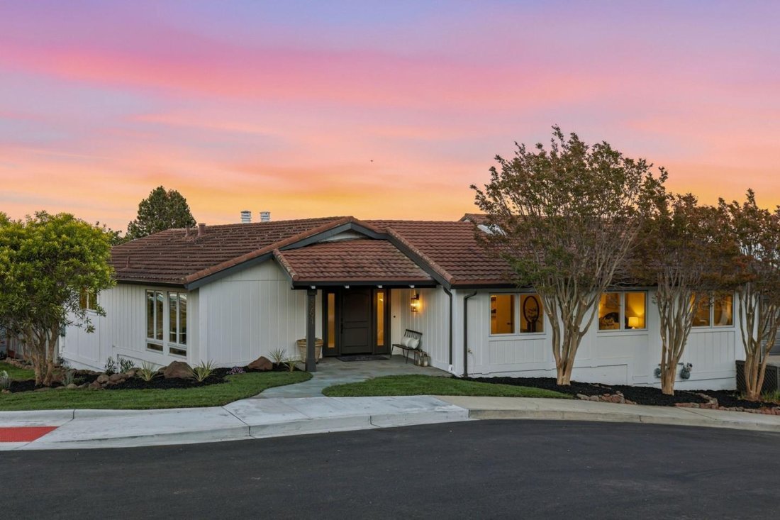 House in San Carlos, California, United States 1 - 18899828