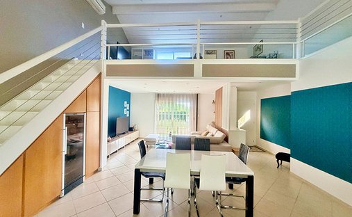 Villa in Camblanes-et-Meynac, Nouvelle-Aquitaine, France 1