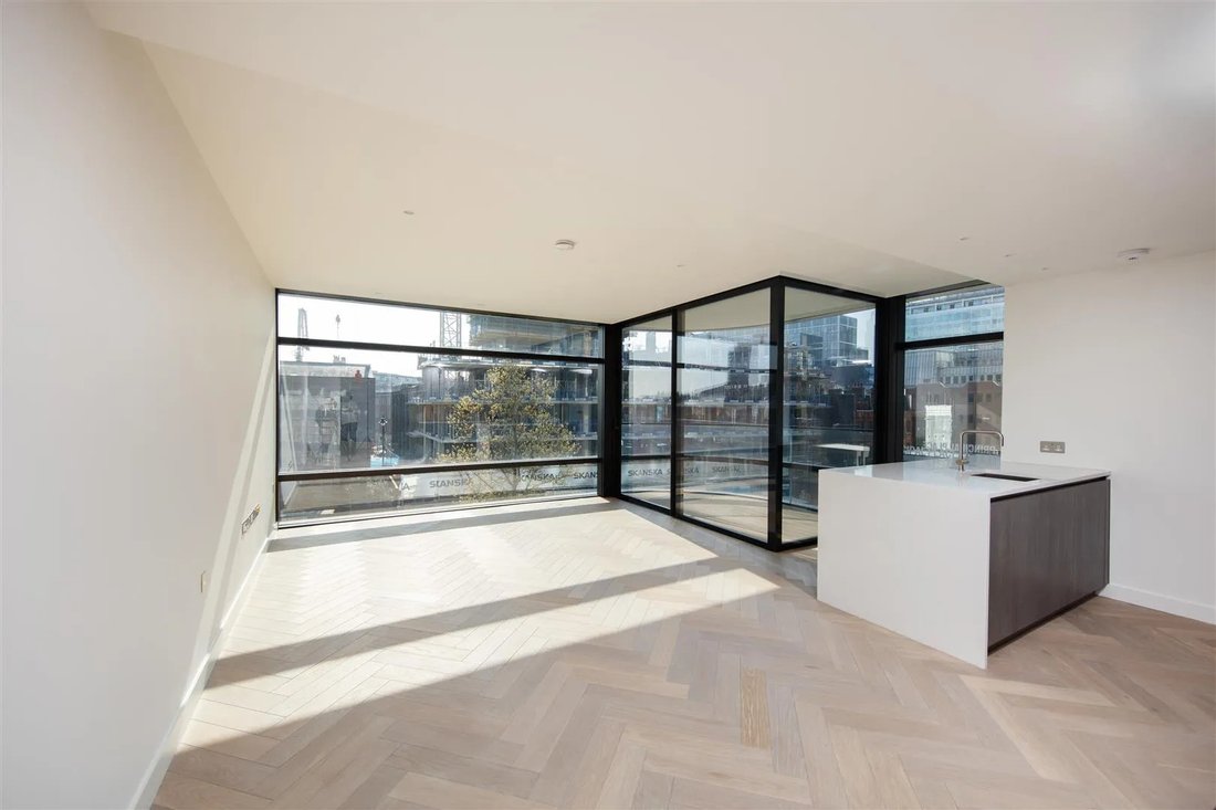 Apartment in EC2, England 1 - 16734623