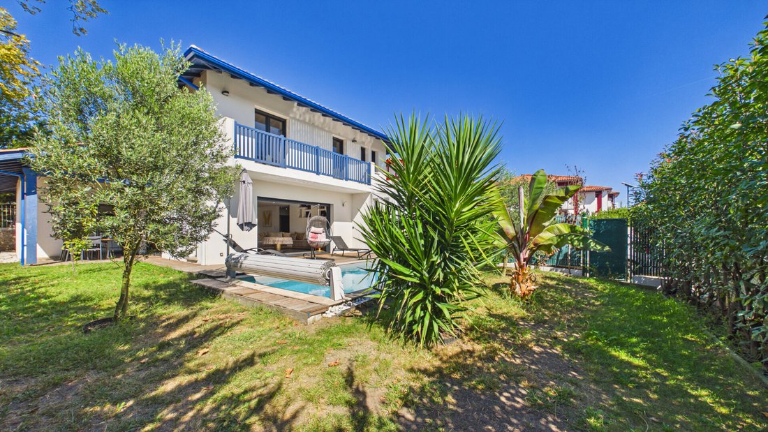 Villa in Arbonne, Nouvelle-Aquitaine, France 1 - 18898057