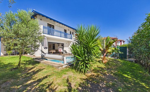 Villa in Arbonne, Nouvelle-Aquitaine, France 1