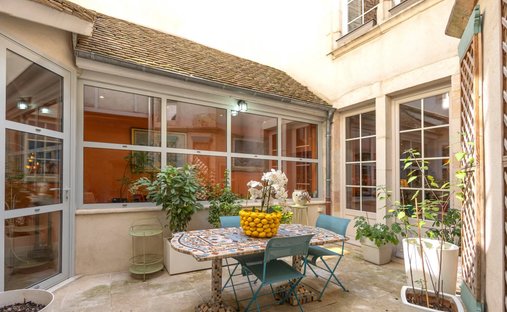 House in Centre Ville, Beaune, France 1
