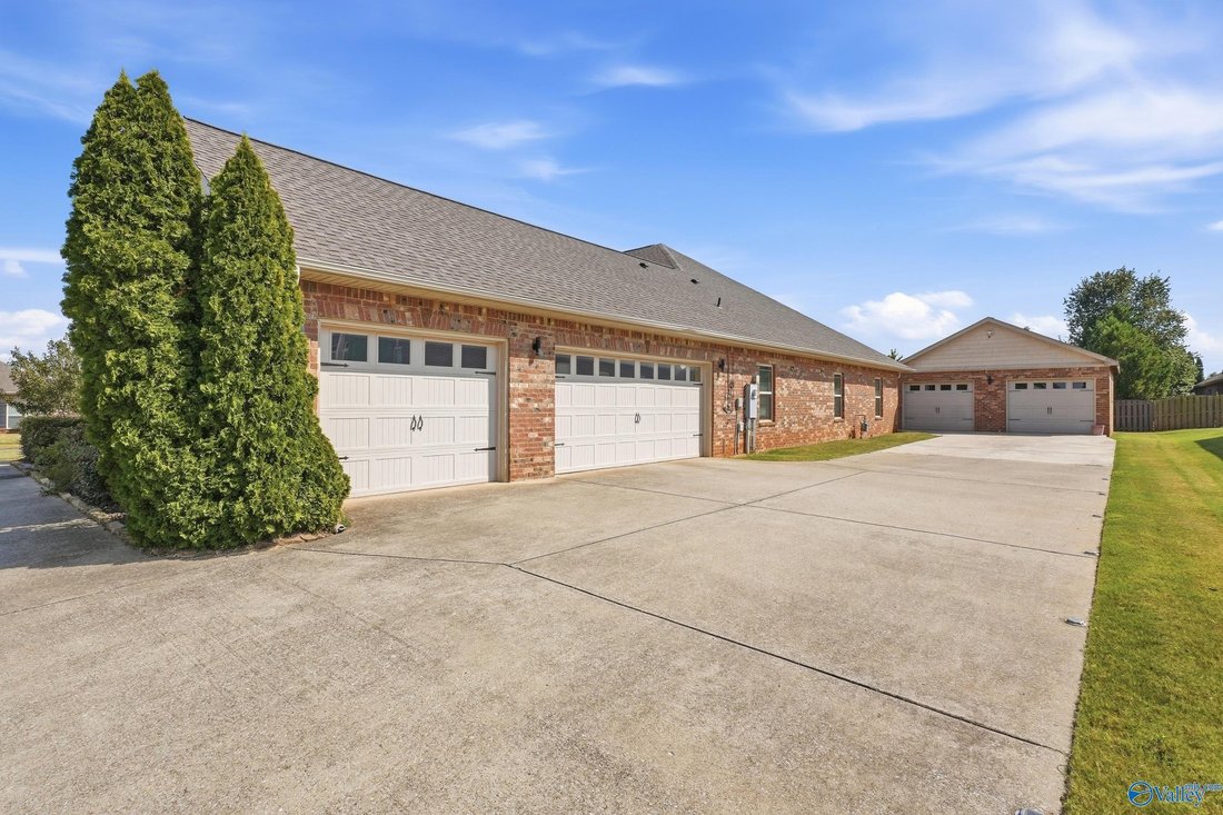 House in Redstone Arsenal, Alabama, United States 3 - 18898705