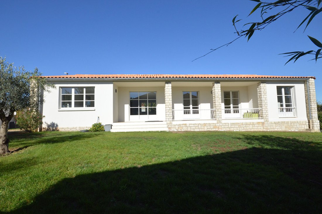 Villa in Sainte-Soulle, Nouvelle-Aquitaine, France 1 - 18901564