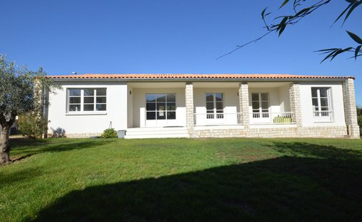Villa in Sainte-Soulle, Nouvelle-Aquitaine, France 1