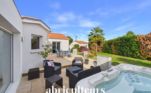 House in Sainte-Pazanne, Pays de la Loire, France 1