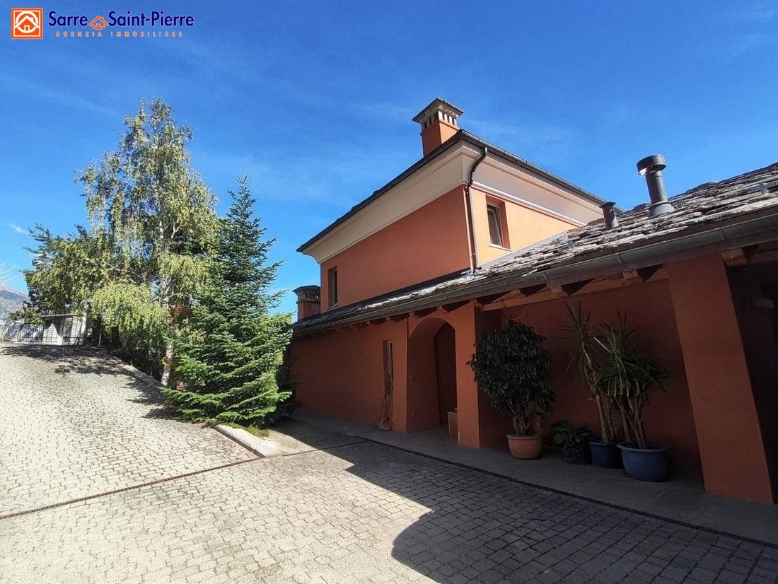 Villa in Sarre, Aosta Valley / Vallée d'Aoste, Italy 1 - 18902074