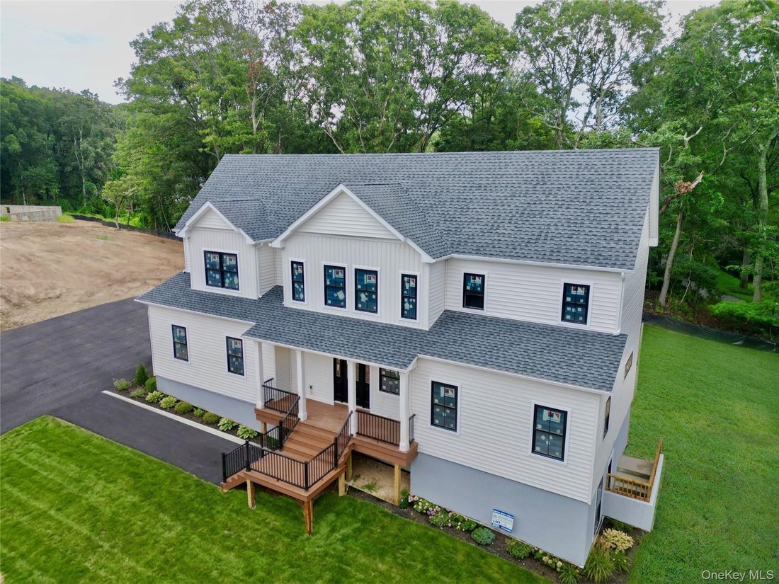 House in Port Jefferson, New York, United States 1 - 17396636