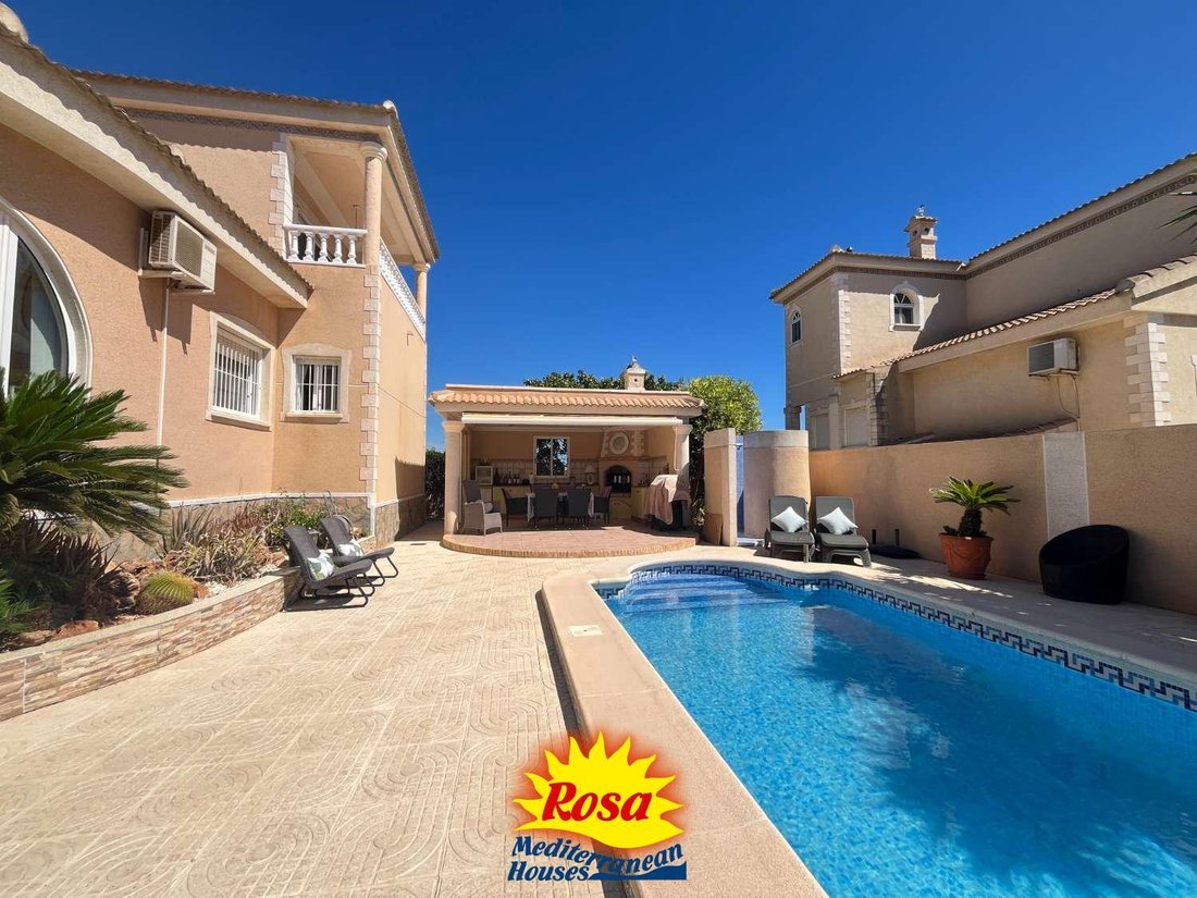 Villa in Torrevieja, Valencian Community, Spain 3 - 18900202