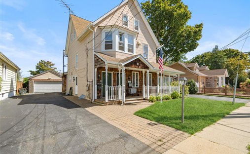 Lindenhurst, New York, United States 1