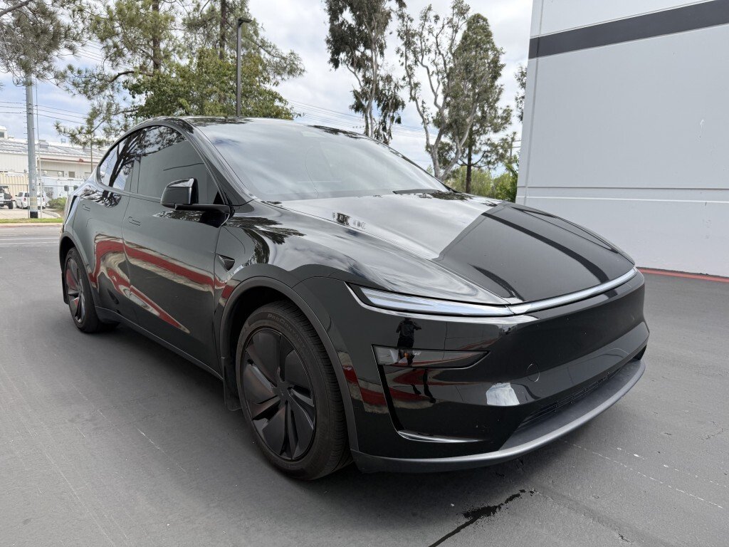Tesla Model Y in San Diego, CA, United States 2 - 18896455
