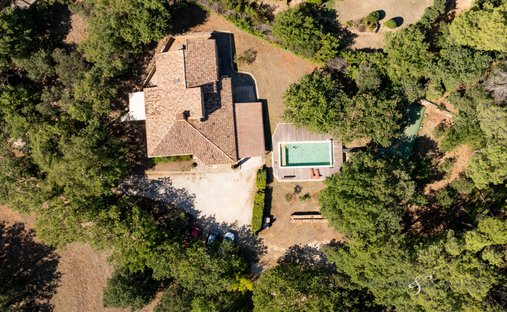 Villa in Gordes, Provence-Alpes-Côte d'Azur, France 1