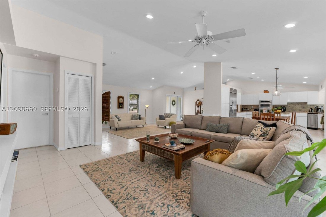 Casa a Cutler Bay, Florida, Stati Uniti 2 - 18896551