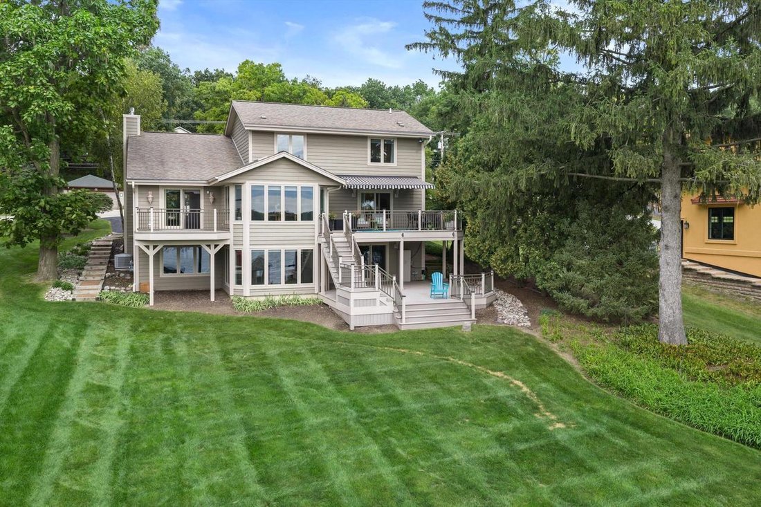 House in Pewaukee, Wisconsin, United States 1 - 18898645