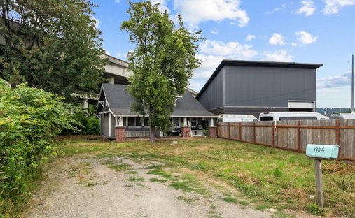 House in Sumner, Washington, United States 1