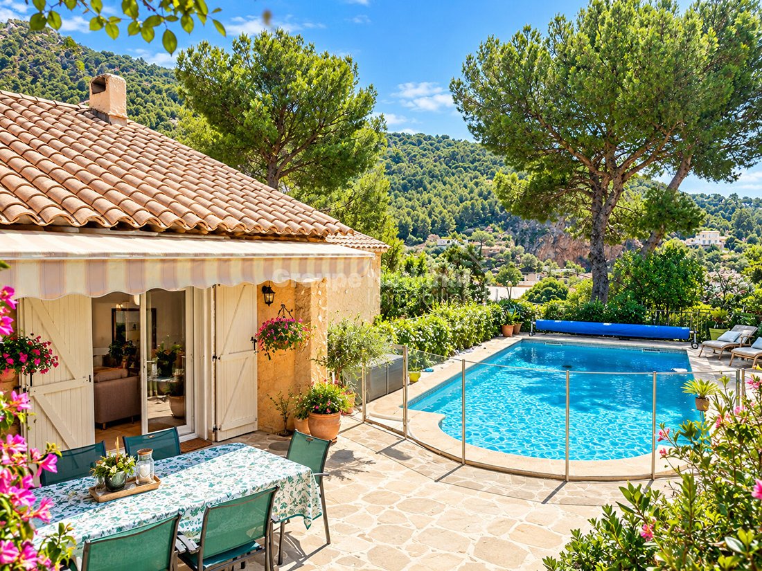 Villa in Notre Dame des Routes, Toulon, France 1 - 18898033