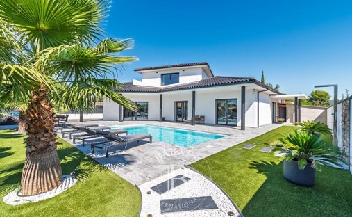 Villa in Partie Nord-Ferrieres-Cadenades-Rouviere, Le Muy, France 1